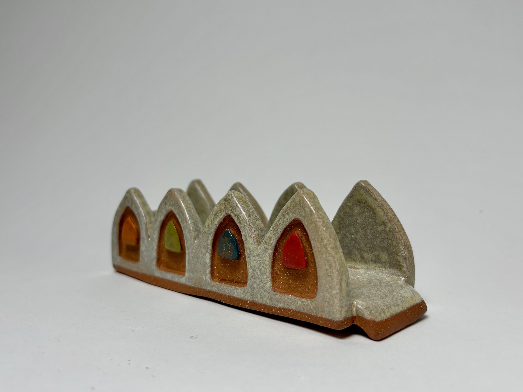 Long crown-edge dish with colored windows