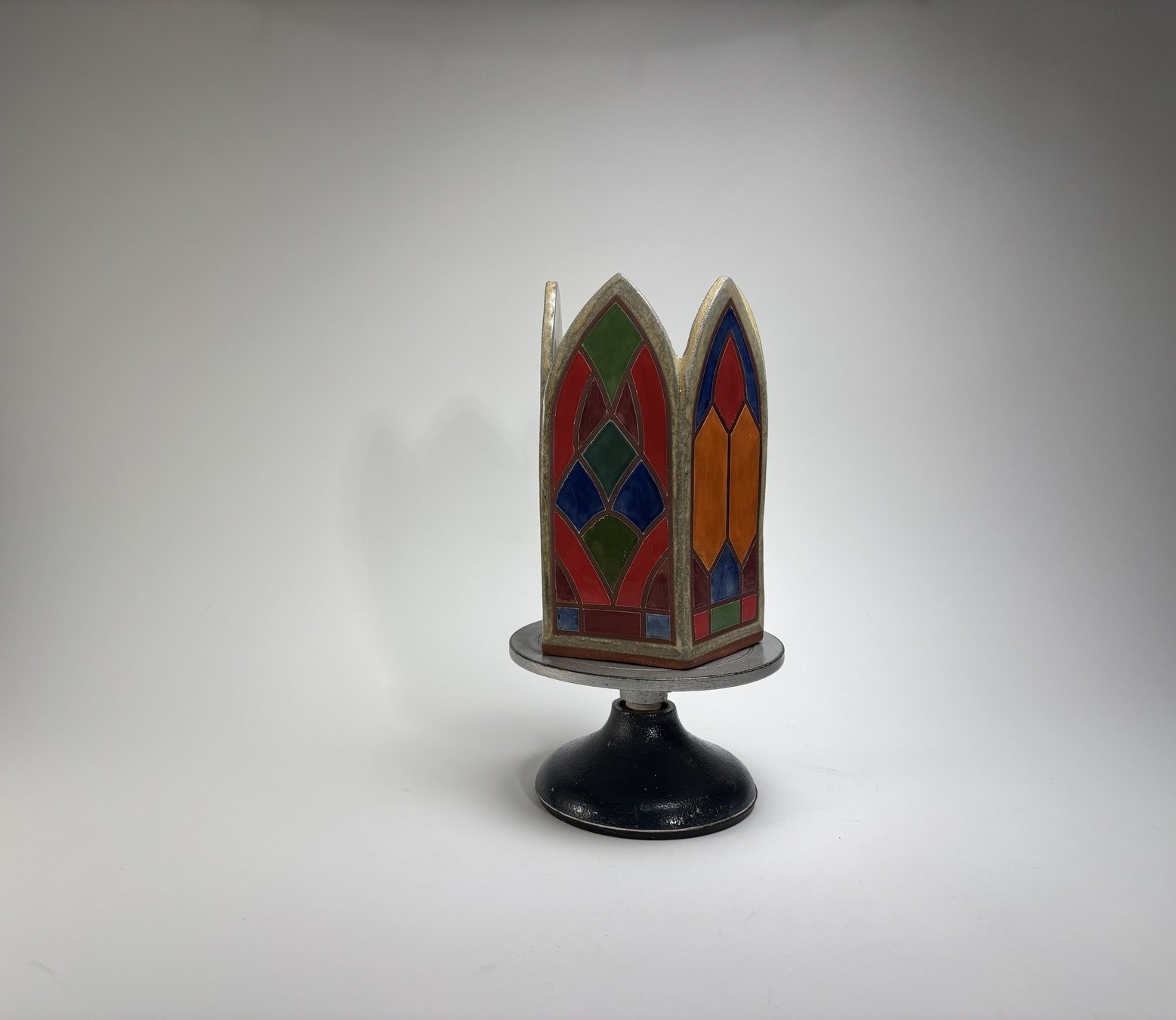 Star Vase on turntable stand